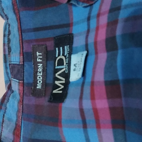 Button down - Picture 2 of 2